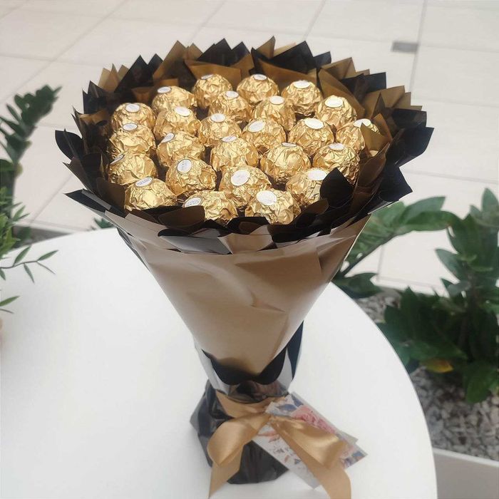 Bukiet ze słodyczy Ferrero. Prezent na 25 urodziny, Rocznicę Ślubu