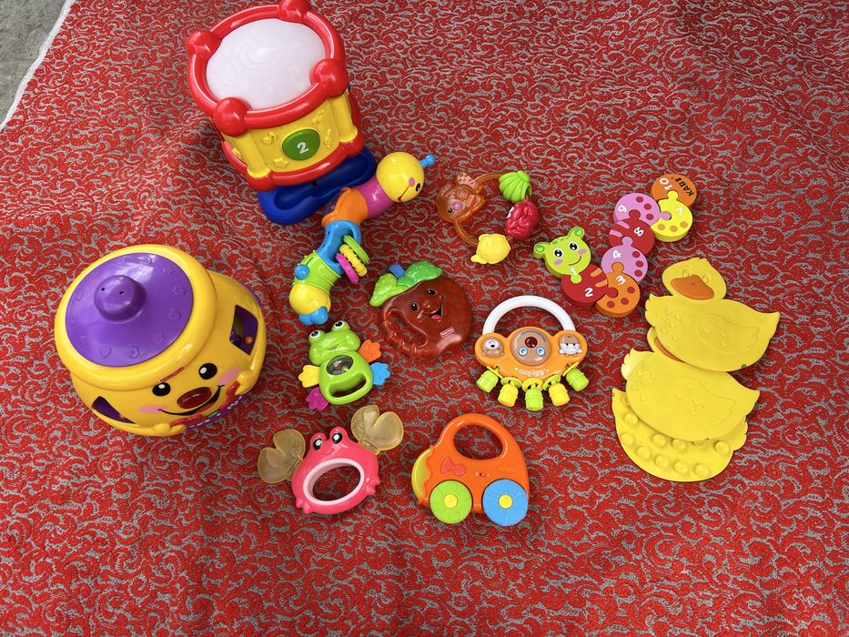 Дитячі розвиваючі іграшки