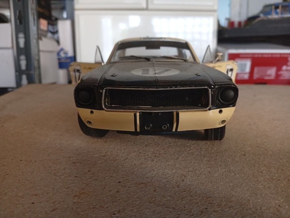 Miniatura 1/18 Ford Mustang