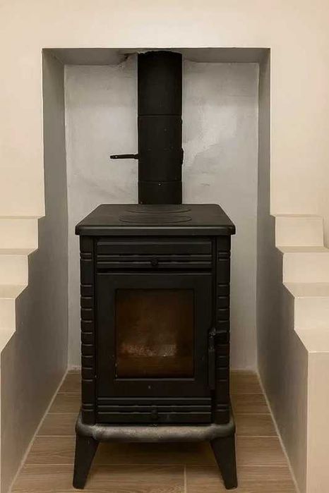 Продам сучасний будинок біля Києва в 10хв від метро Бориспільська. Газ