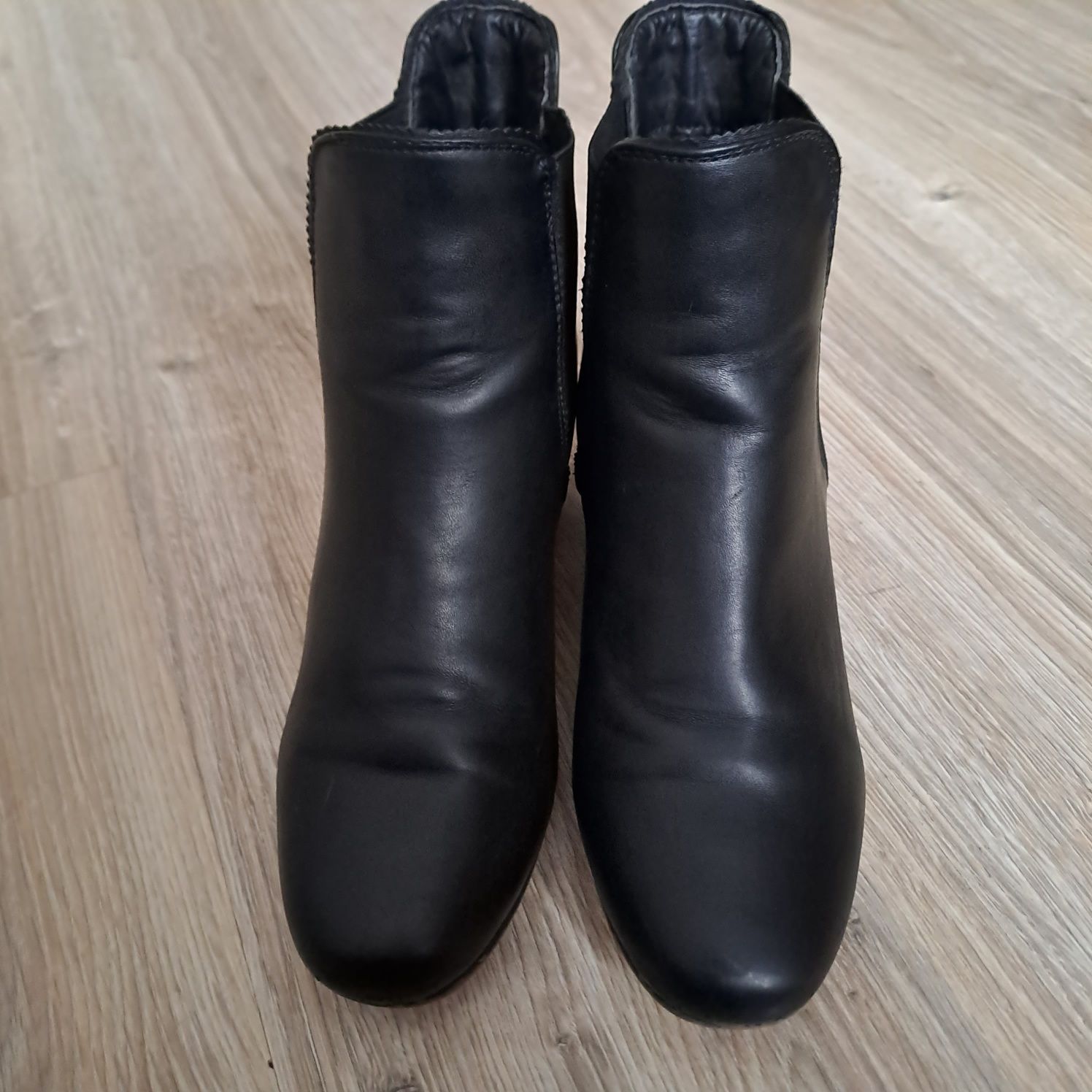 Czarne botki wsuwane rozmiar 38