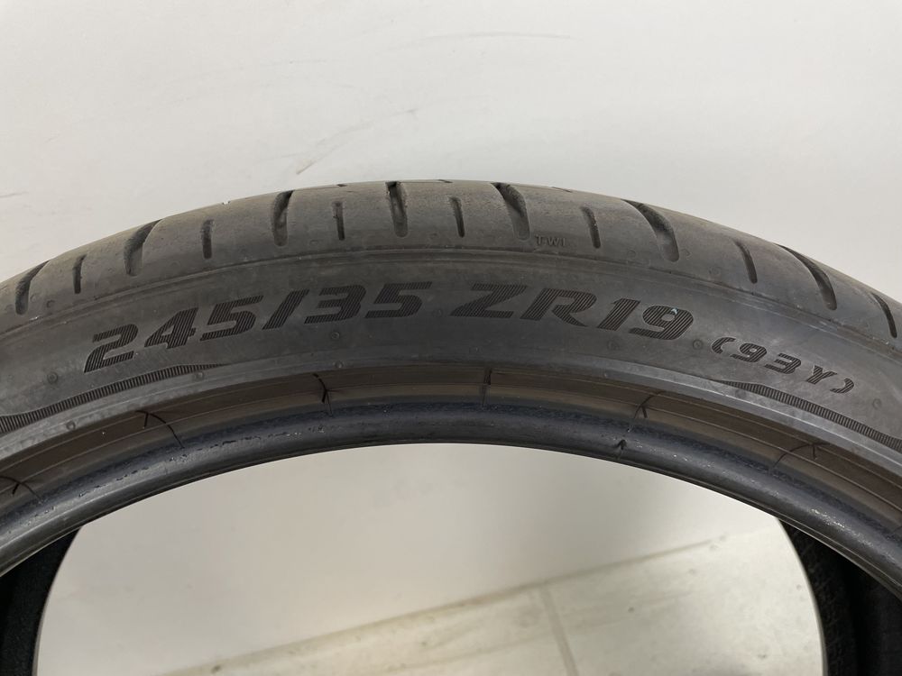 245/35R19 93Y Pirelli P Zero PZ4 AO