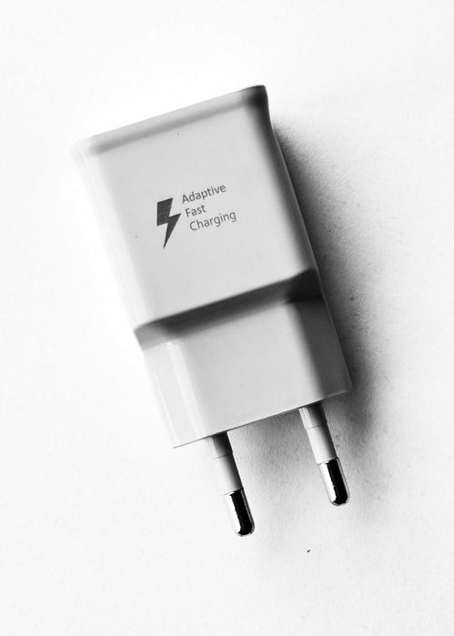 Carregador USB triplo 2.0A