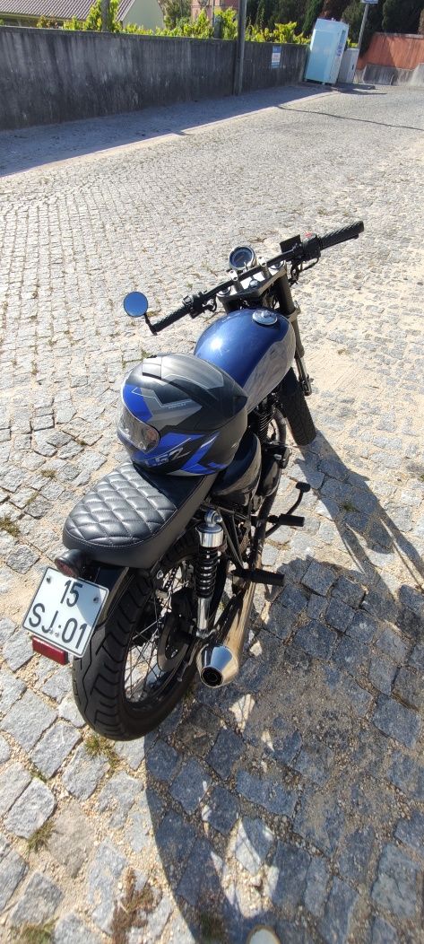 Mash Seventy Five 125 café racer