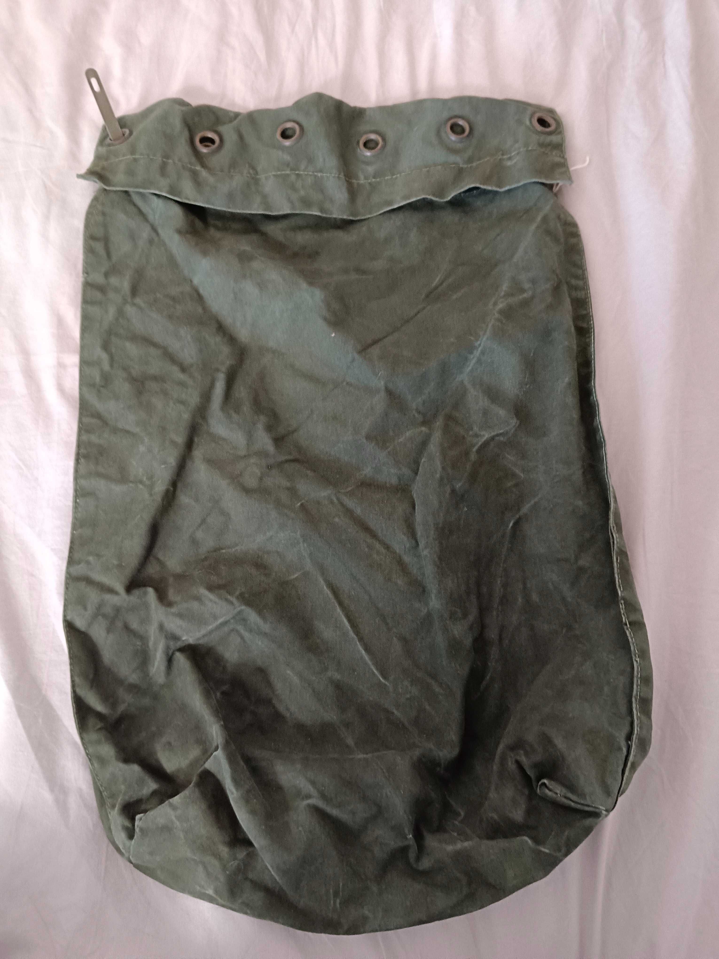 Sacos de pano grosso (dois)