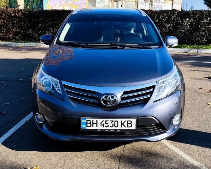 Toyota Avensis 2012