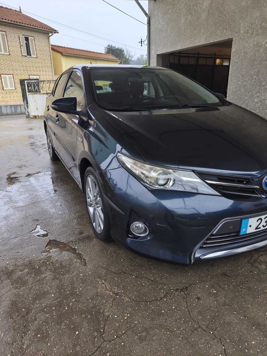 Toyota Auris HSD Hibrido Exclusive