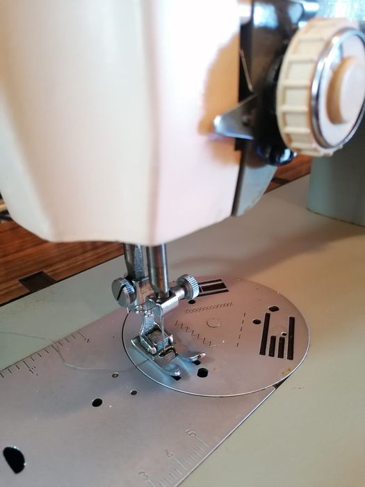 Desocupar - Máquina costura Oliva 512