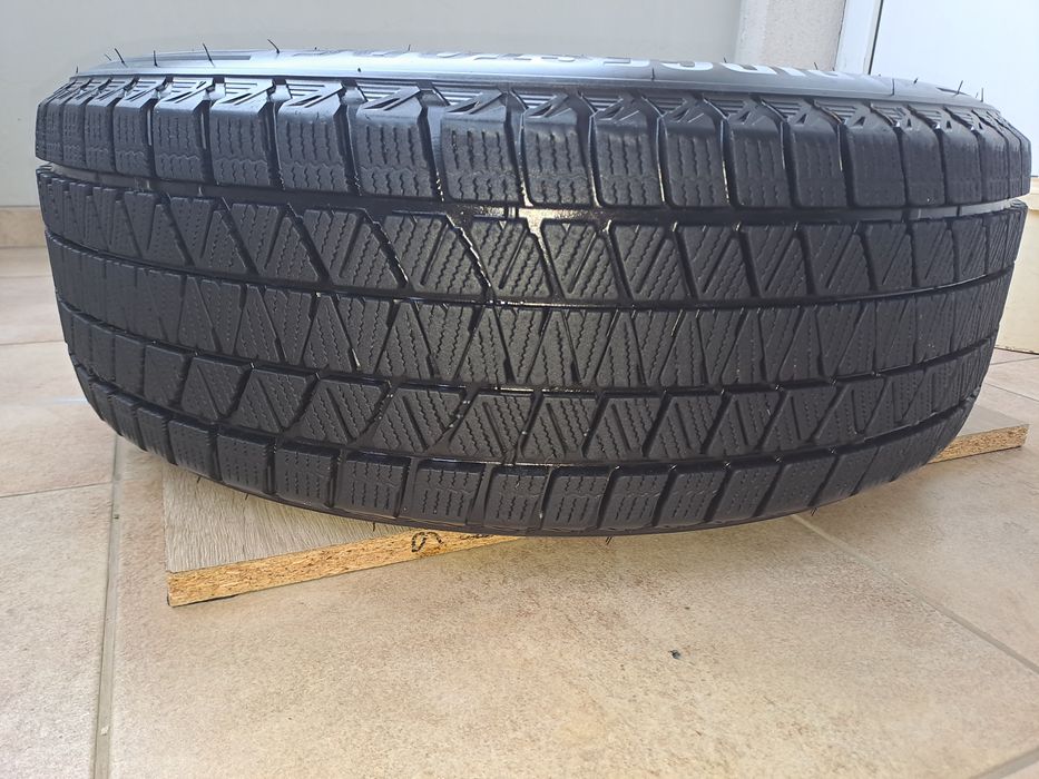Шини Bridgestone Blizzak DM-V3 235 60 R18