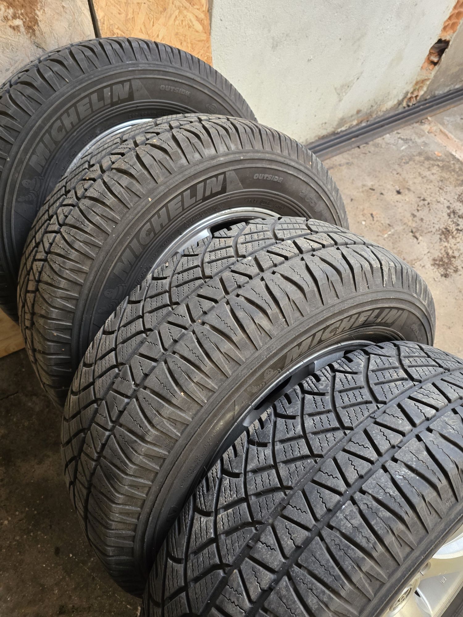 Jantes jipe Toyota 17'' + pneus Michelin