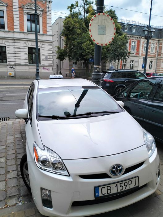 Syndyk sprzeda z wolnej ręki Toyotę Prius (2009 r., uszkodzona)