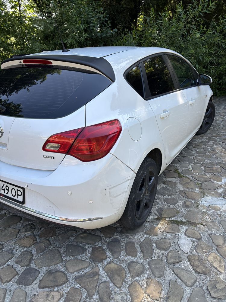 Opel astra j 2012 1.7cdti