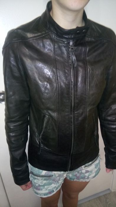 Кожаный пиджак в хорошем состоянии