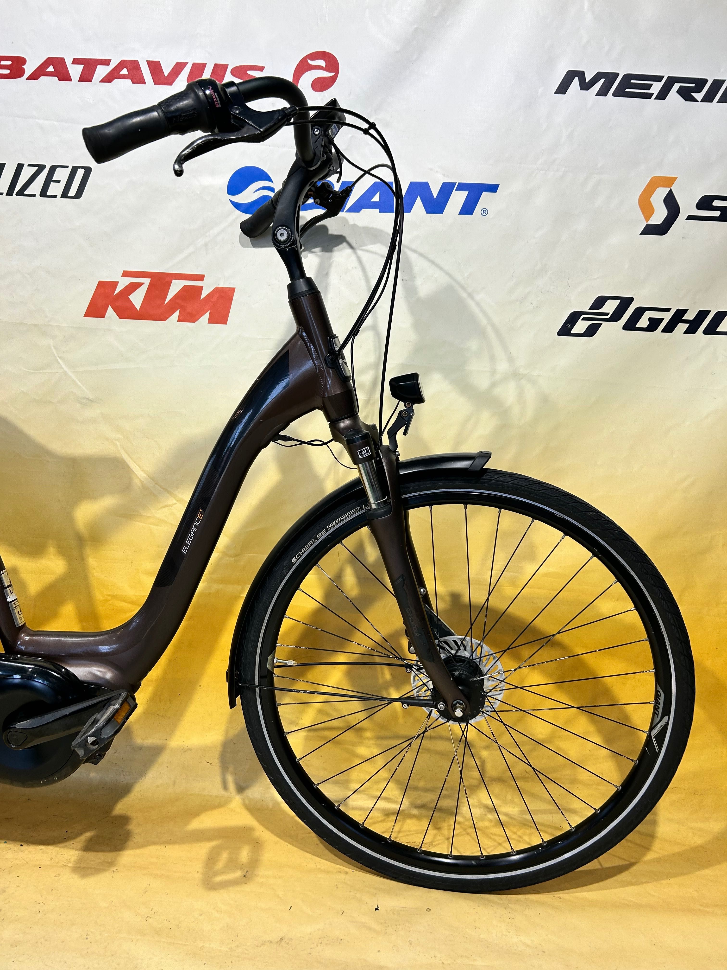 Rower Elektryczny Giant Elegance+ /centralny napęd Yamaha , rozmiar L/