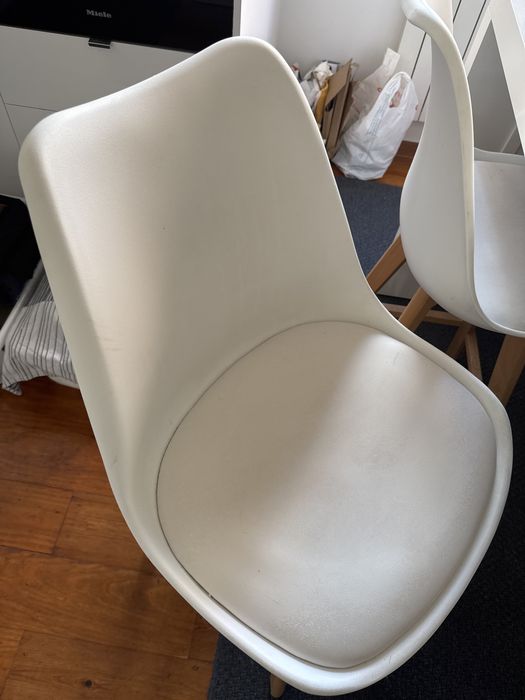 4 Cadeiras altas brancas de cozinha