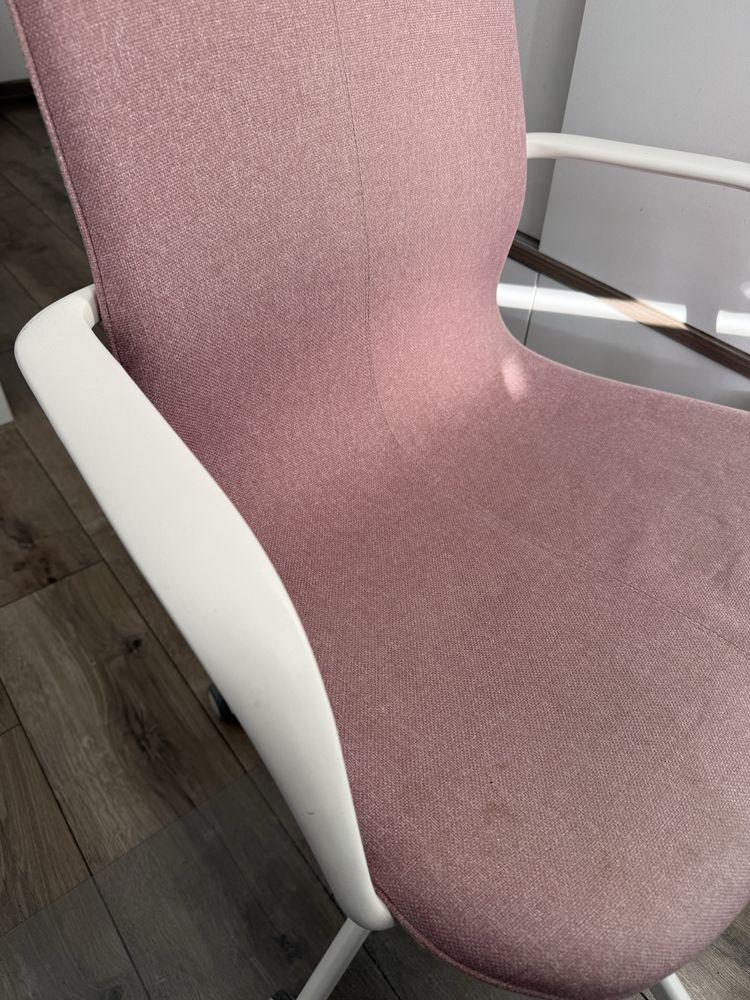 IKEA LANGFJALL Krzesło biurowe z podłokietnikami