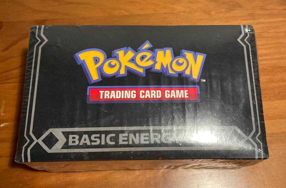 Pokémon TCG Basic Energy Box