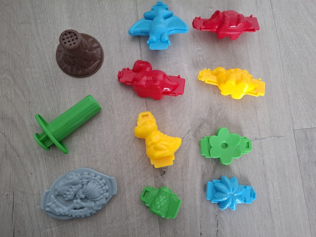 Ciastolina Świat Dinozaurów w walizce
