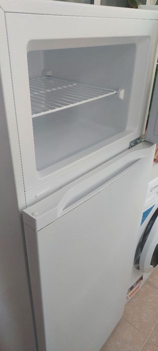 Vendo Frigorífico com congelador  1.60