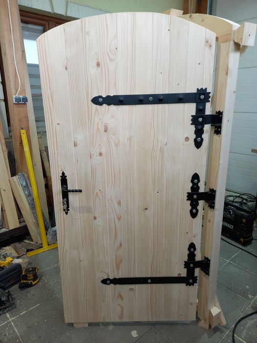 Drzwi łukowe do piwniczek ziemianek na wymiar pomieszczen gospodarcze