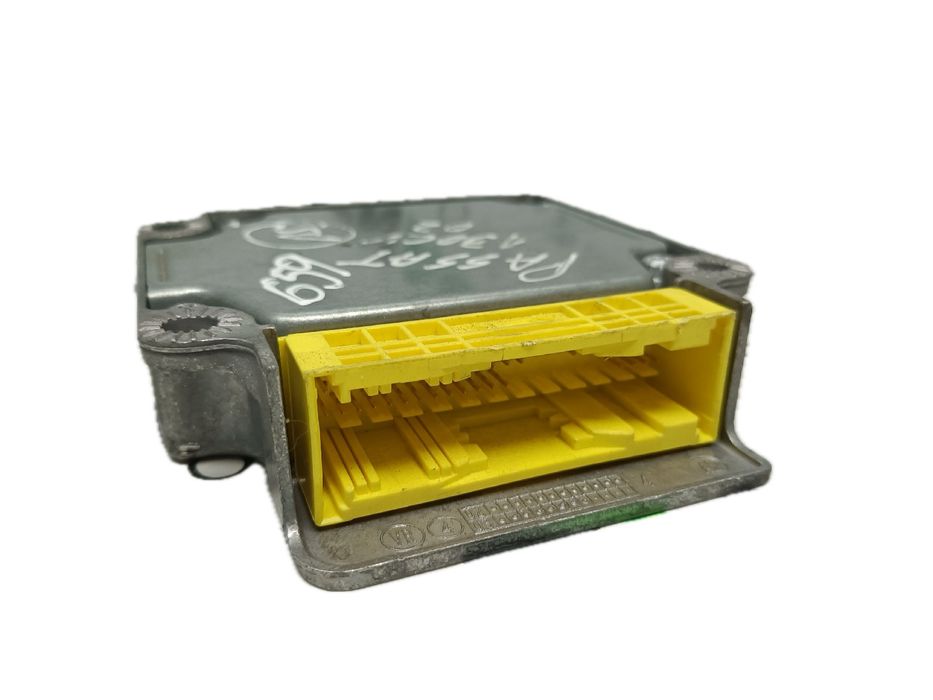 Centralina airbag VOLKSWAGEN Passat (3B3)