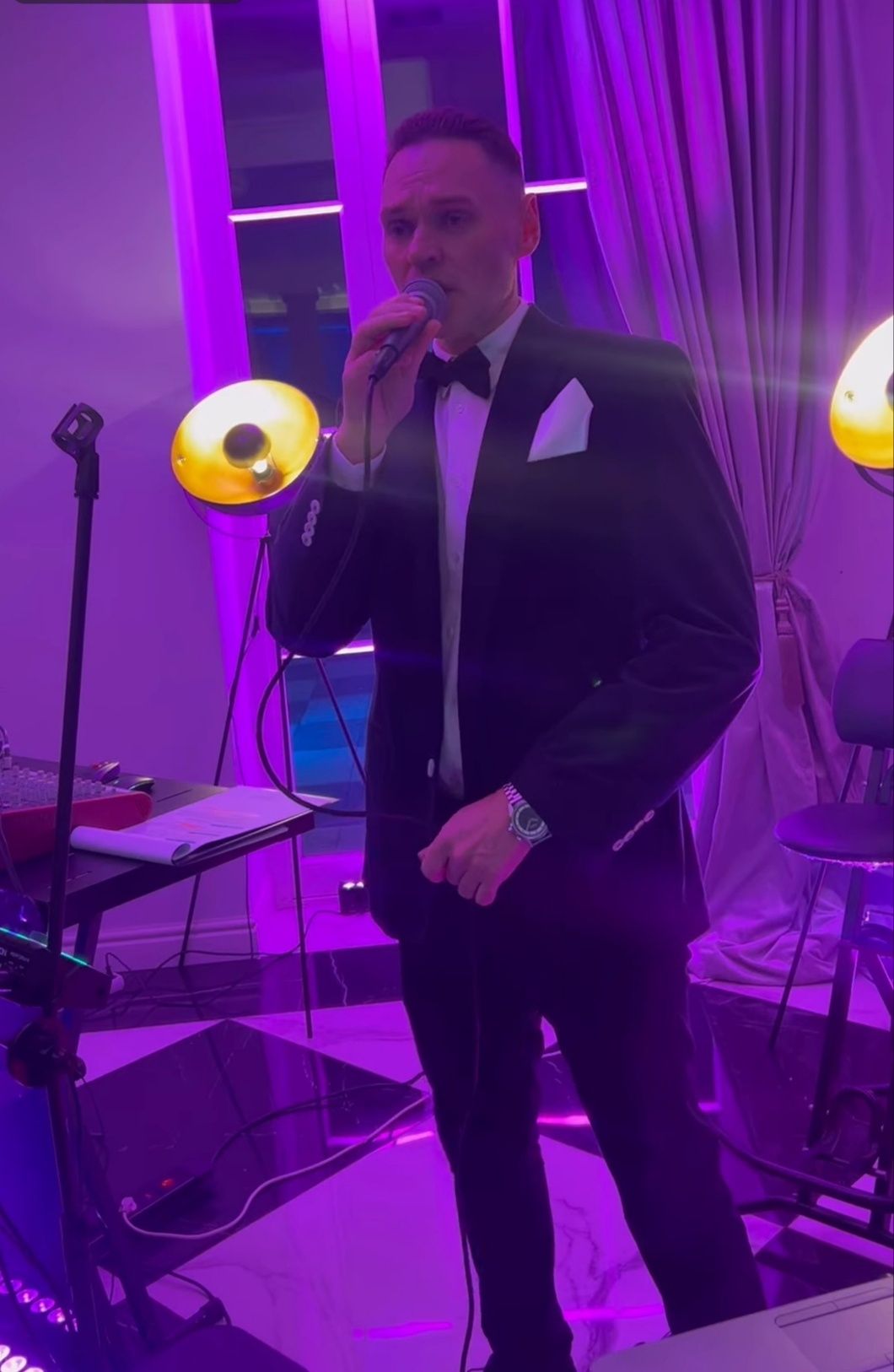 Śpiewający DJ + saksofon (obsługa eventów oraz ślubów)