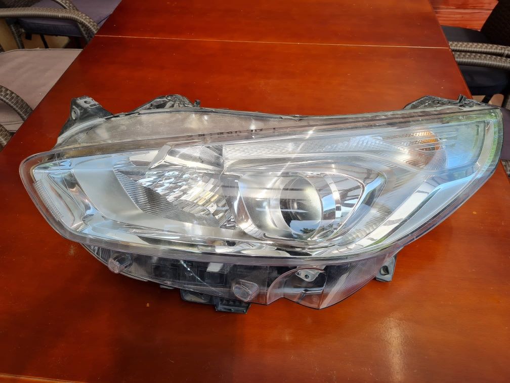 Lampa przednia  ford galaxy  mk4/s-  za darmo max