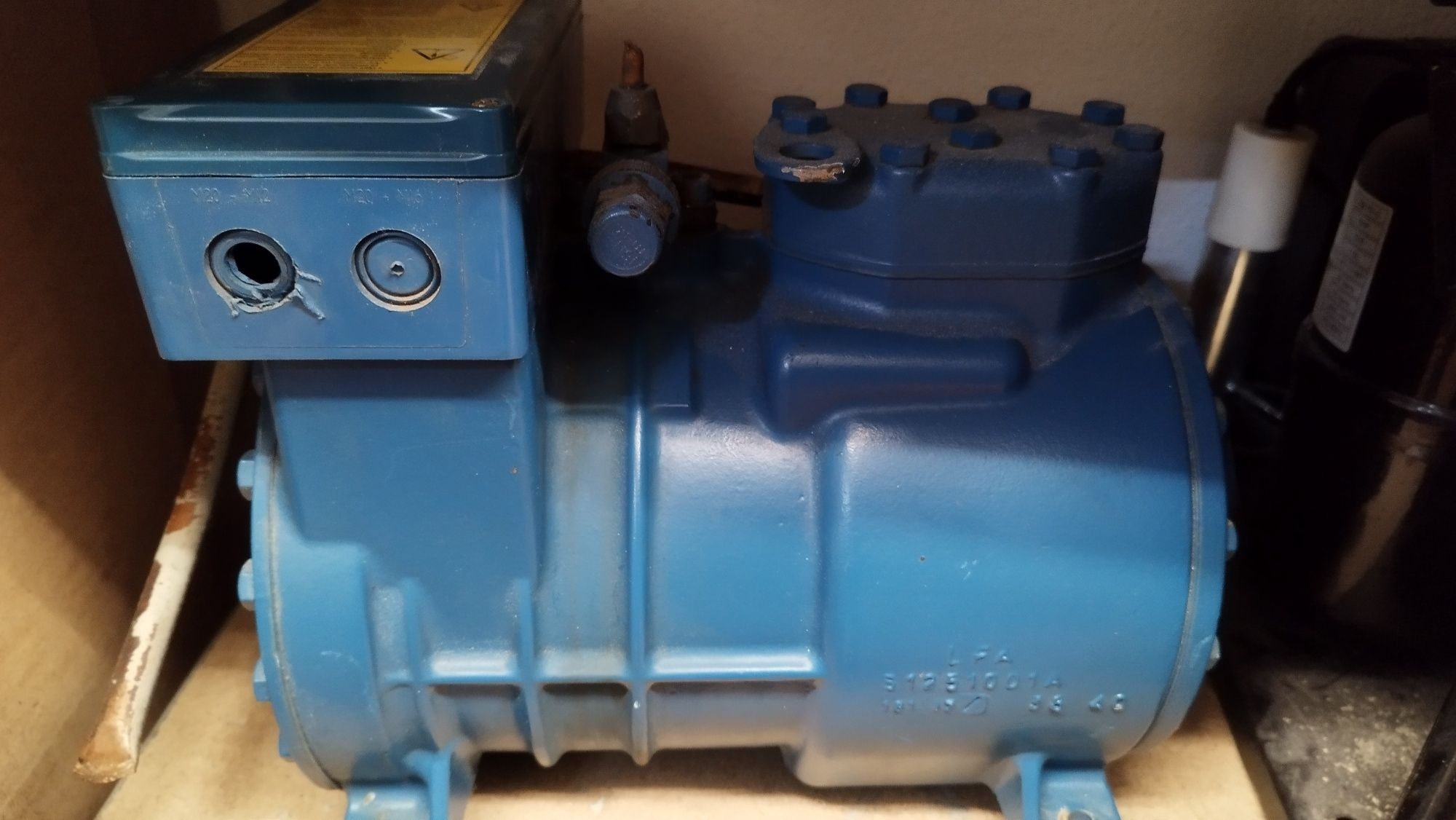 Compressor de refrigeração com muito pouco uso.