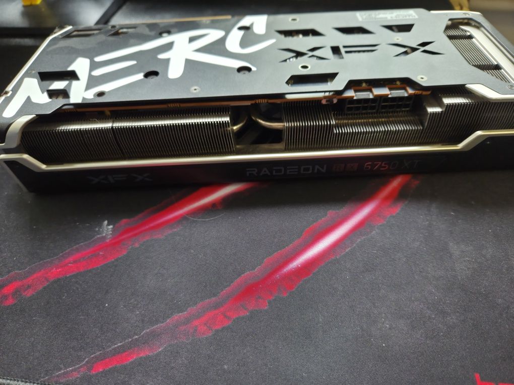 Karta graficzna XFX Radeon RX 6750 XT Speedster