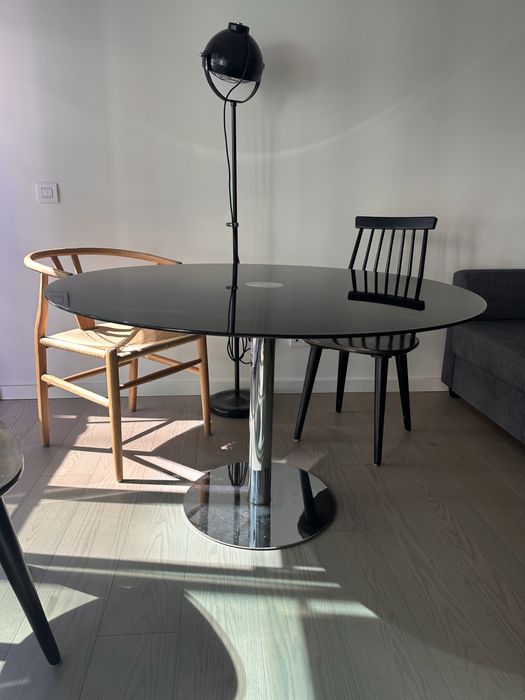 Mesa de jantar em vidro da area com 1,40m