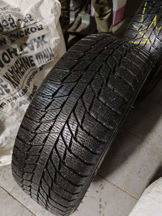 Продам свои шины Зимние ! Состояние-в идеале! Как новые !