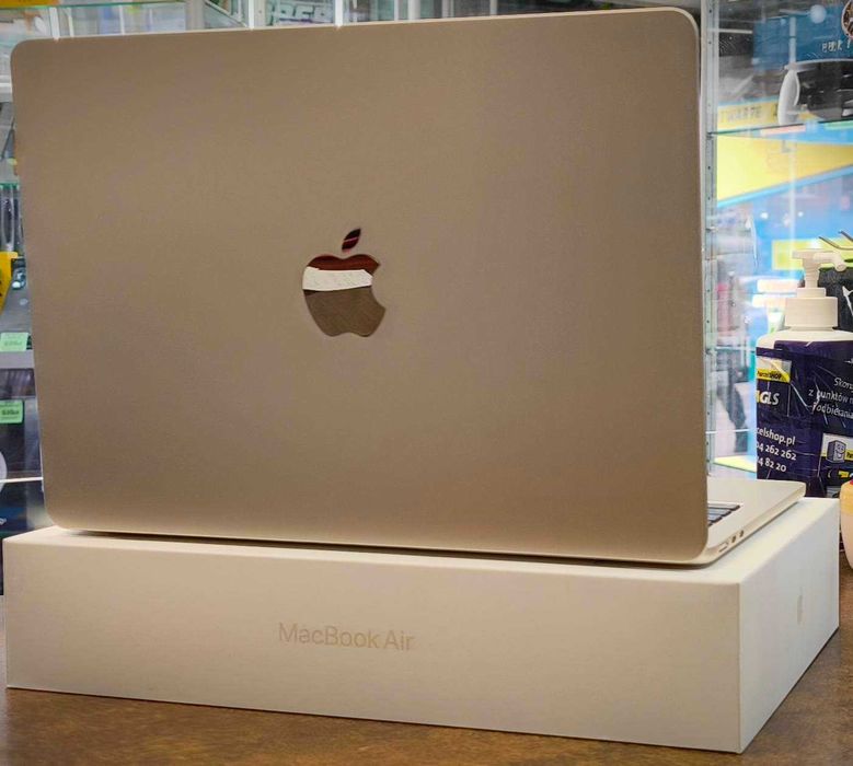 777/ MacBook Air 2022 A2681 M2 16gb+256gb 13,6" bat: 2cykle