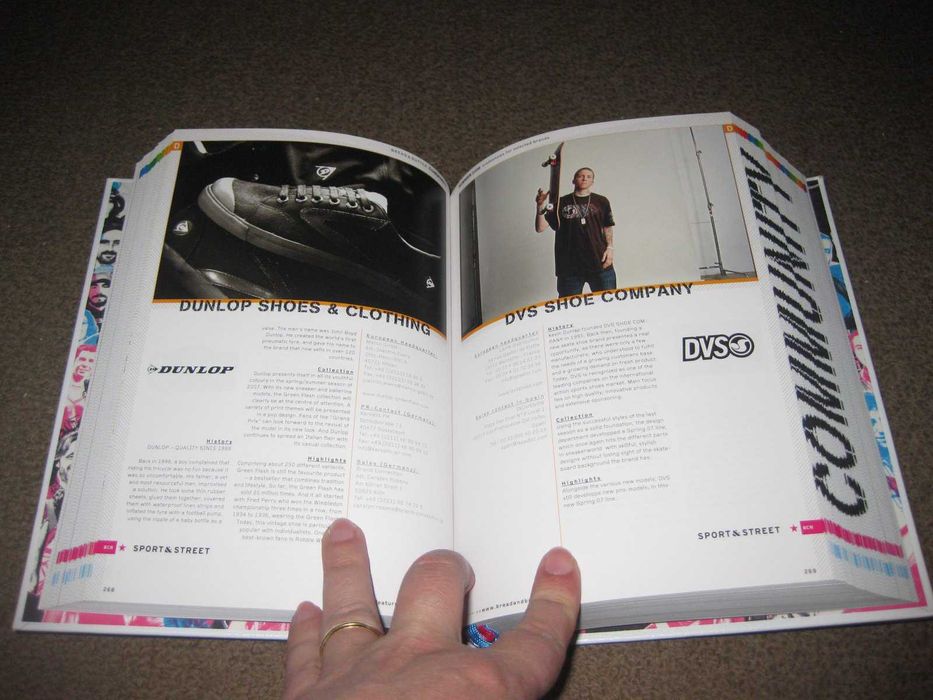 Livro "Brand Bible 2006" de Kristyan Geyr