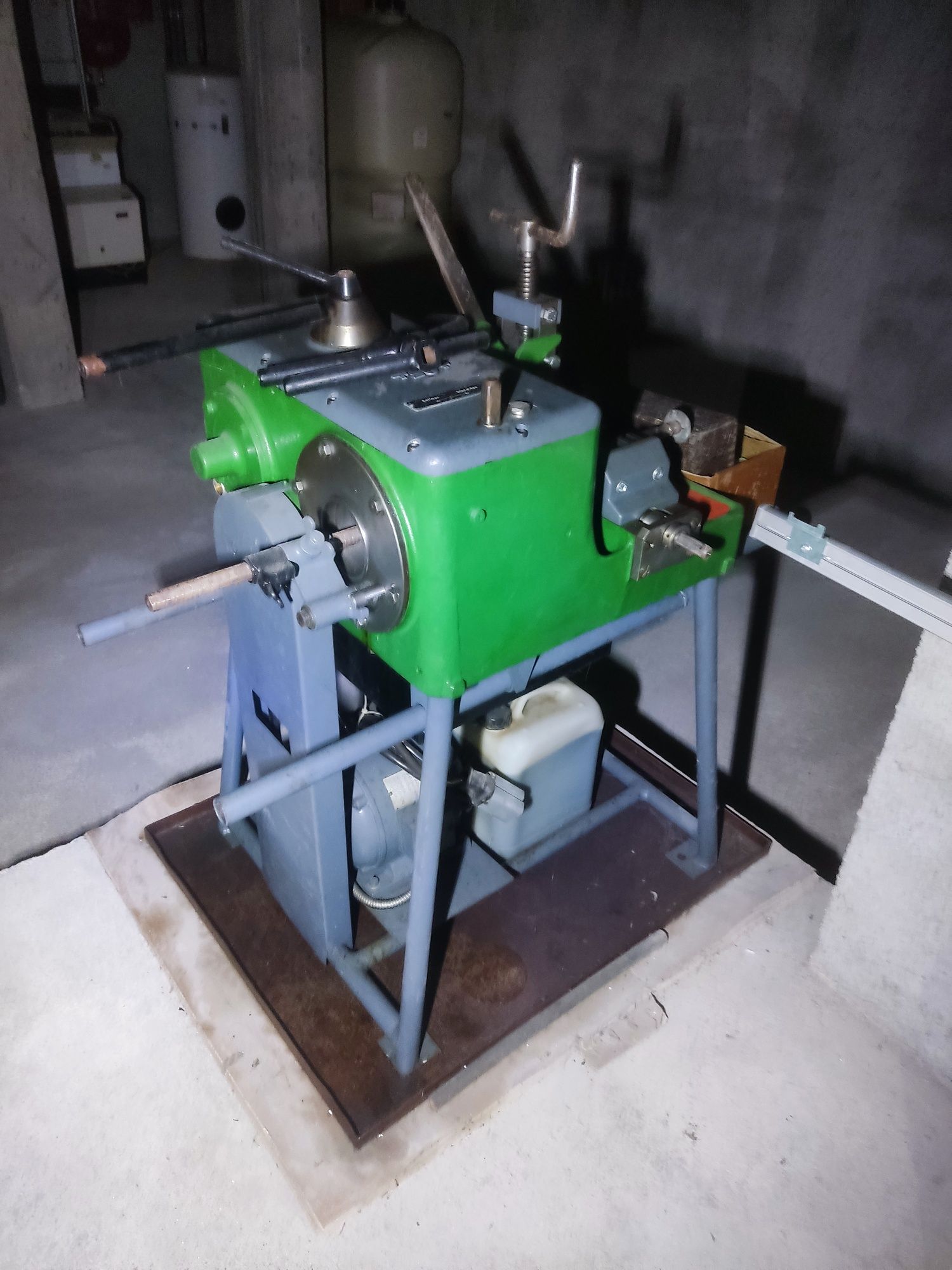Máquina de abrir roscas