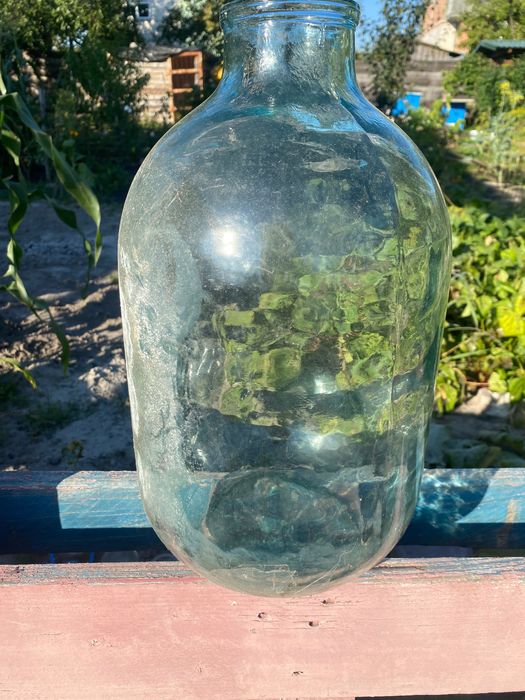 Бутиль стекляний на 10л цілий