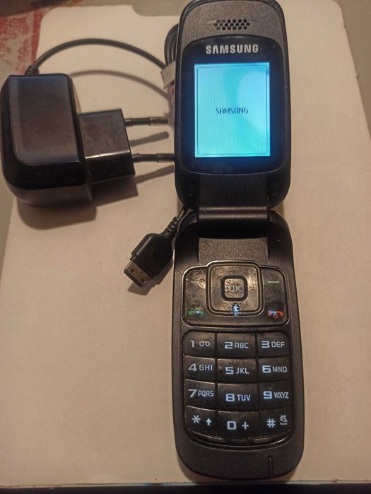 Телефон кнопковий Samsung e13108