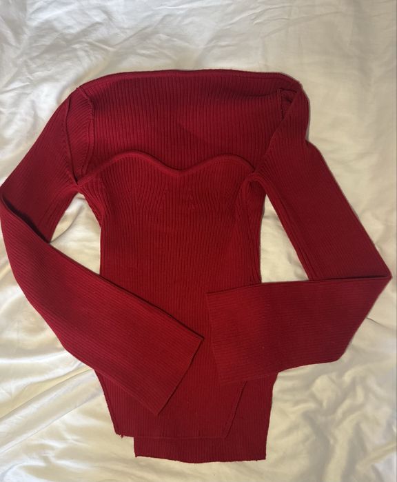 Кофта зі спущеними плечима