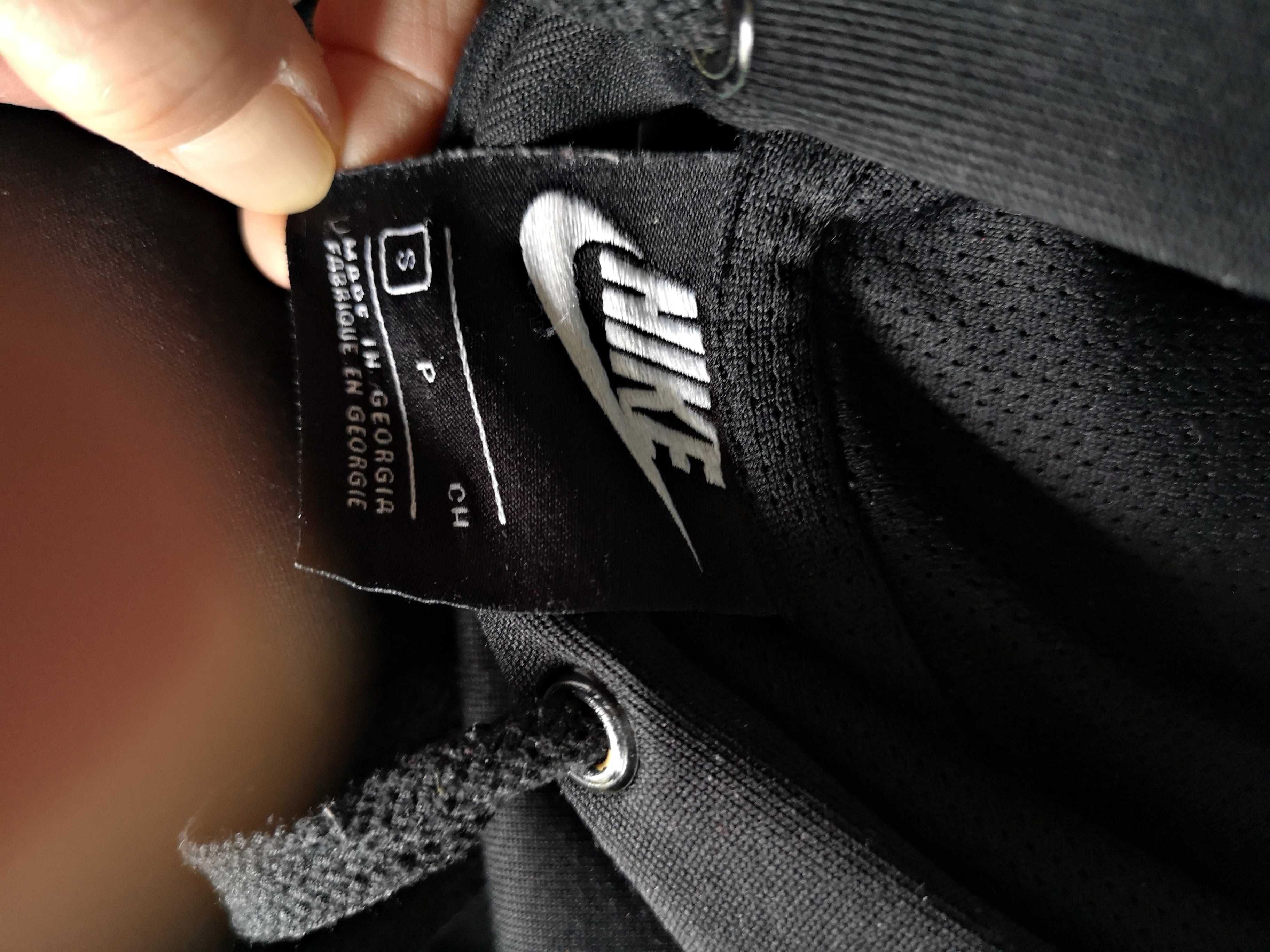 Czarna bluza męska z kapturem kangurka Nike S