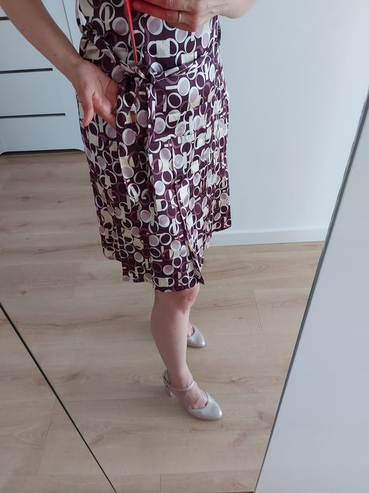 Fioletowa sukienka stylizowana na lata 20-ste. Rozmiar M