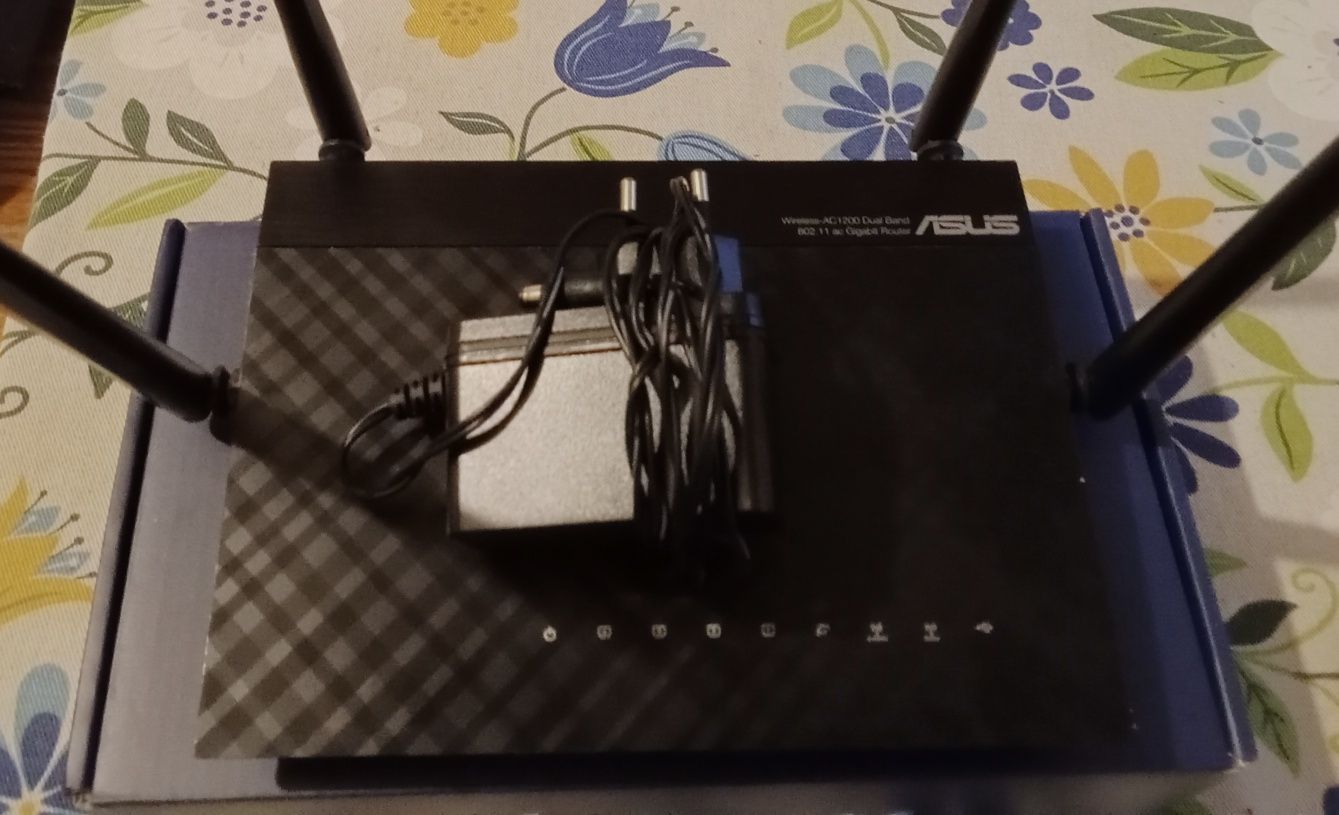 Router ASUS AC1200 v2 (Dual Band)