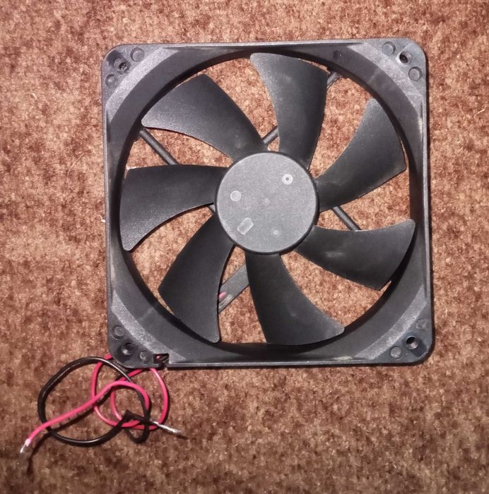 Корпусной вентилятор 120х120х25 мм 12 в 0,3 А с решеткой