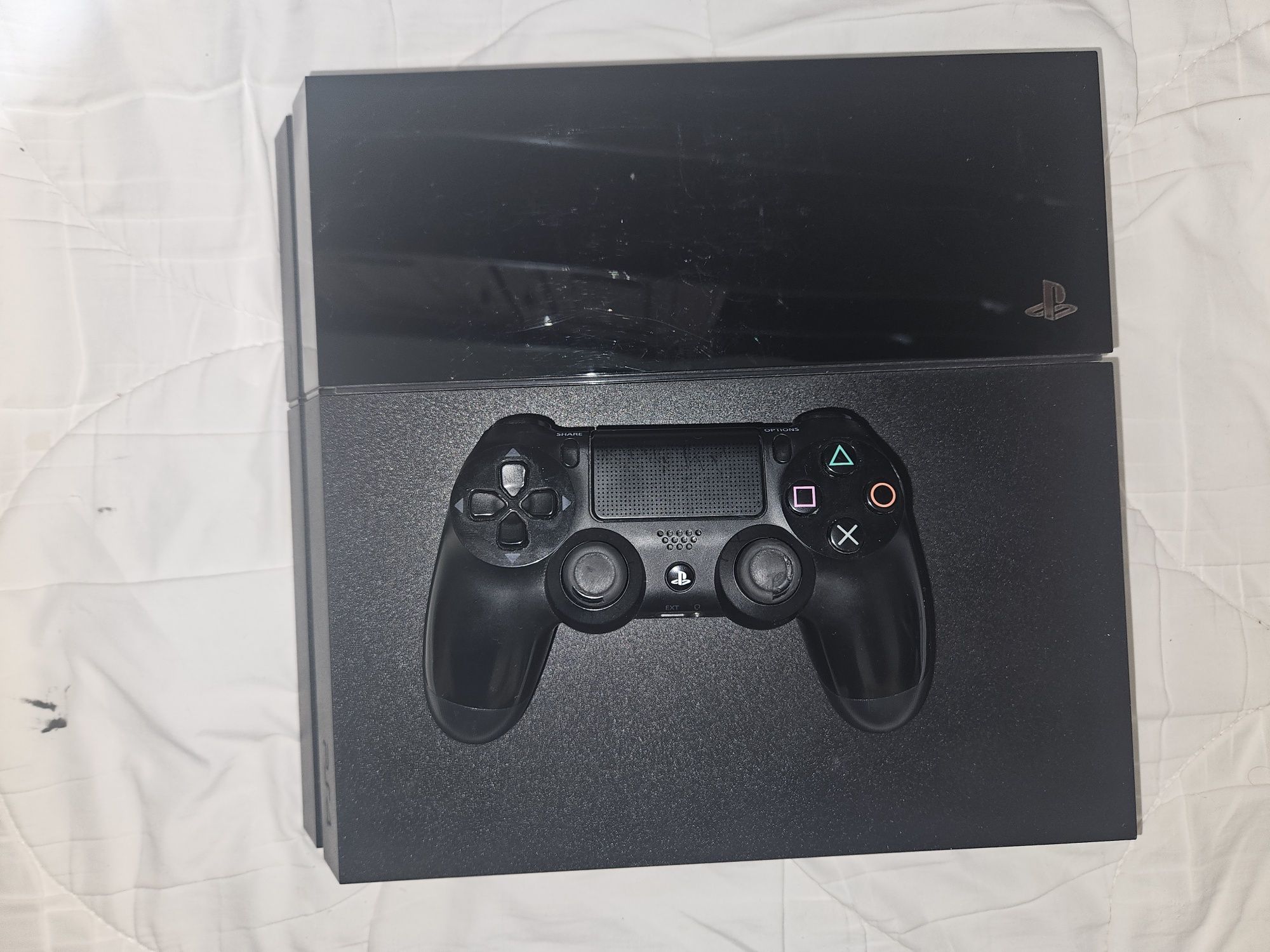 PlayStation 4 500GB + Comando (Jogos opcionais)