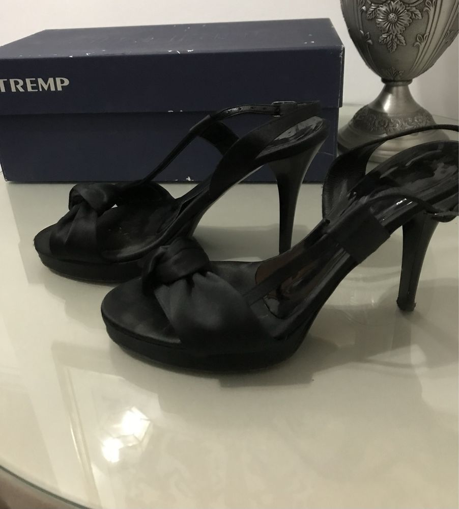 Sapato preto cetim