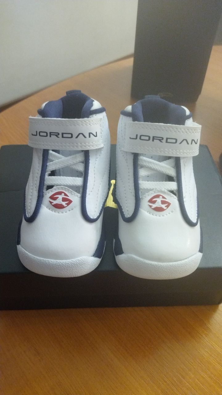Продам детские кроссовки на мальчик Nike Jordan