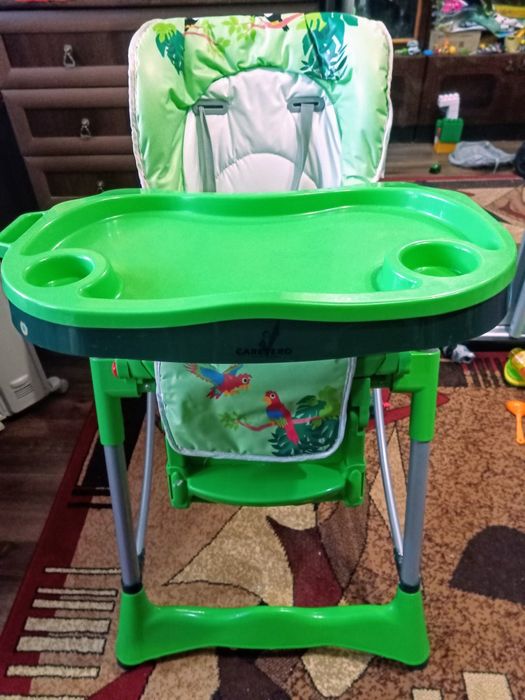 Стул для кормления .Caretero . Magnus