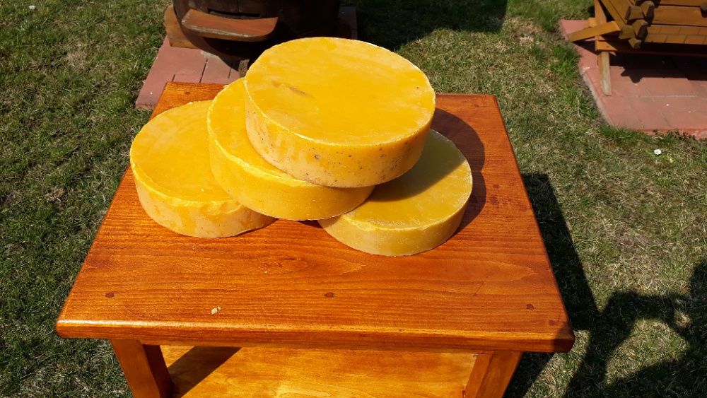 Naturalny wosk pszczeli z własnej pasieki