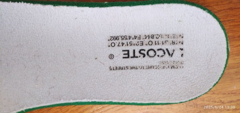 Продам кросівки Lacoste