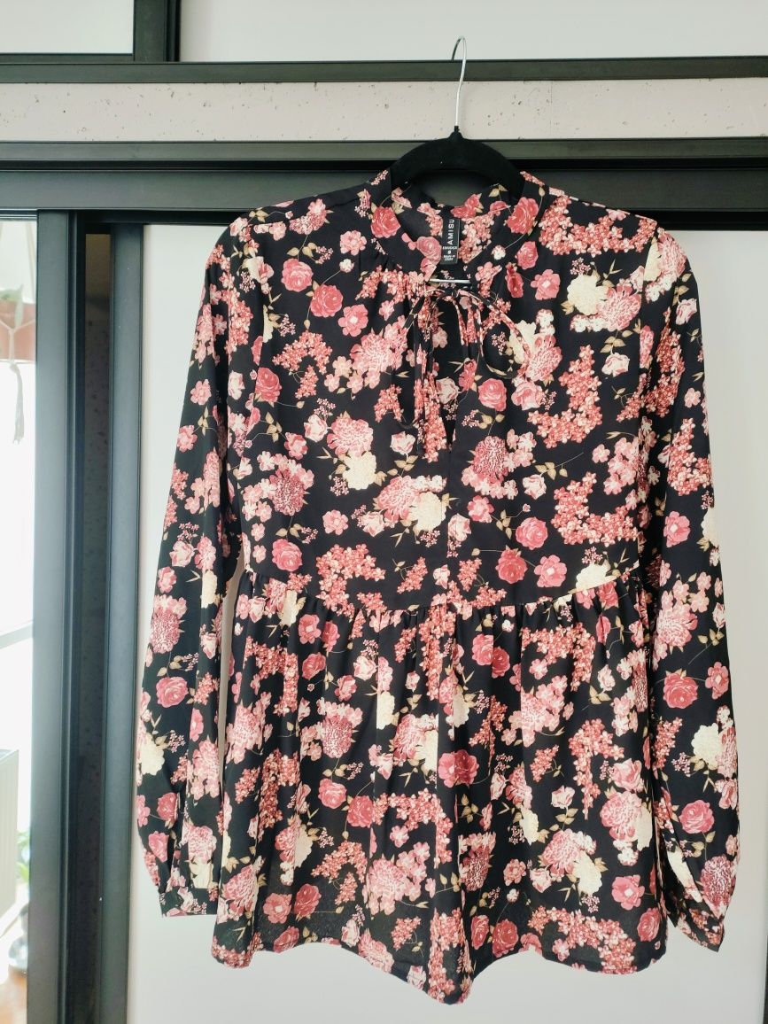 Czarna elegancka bluzka deseń floral Amisu S M
