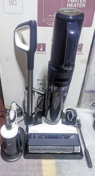 Миючий акумуляторний пилосос