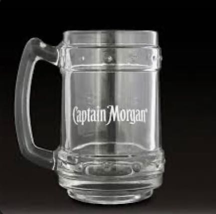 Caneca ( s ) Captain Morgan ( 0,50 L aprox )